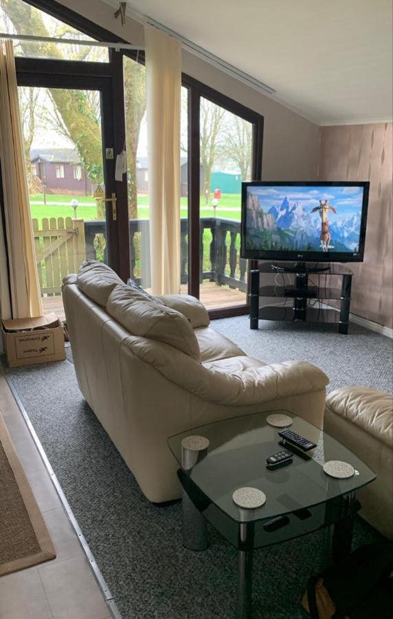 Peregrine Lodge - Idillic Cornwall Retreat ลิสคาร์ด ภายนอก รูปภาพ