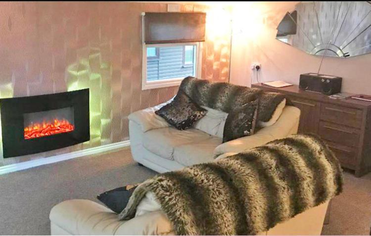 Peregrine Lodge - Idillic Cornwall Retreat ลิสคาร์ด ภายนอก รูปภาพ